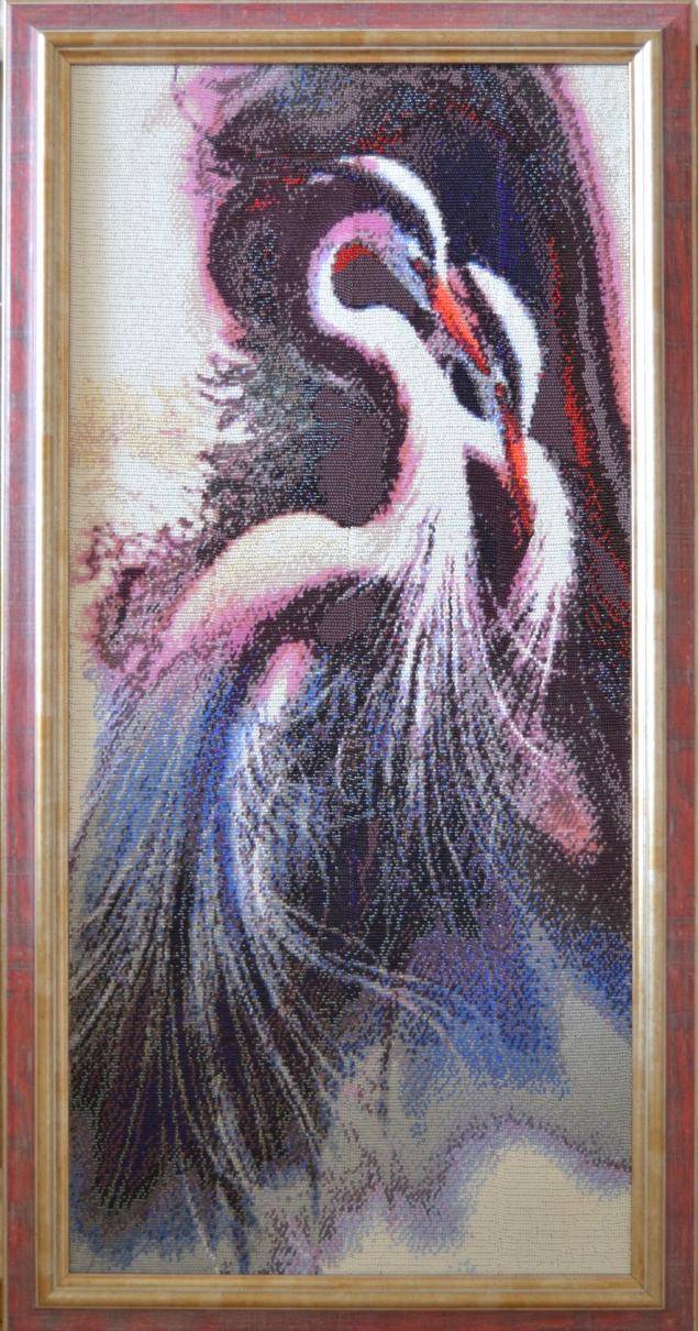 Александра Токарева представила целую коллекцию работ, выполненных из бисера.  Благодаря удачному подбору цветов...