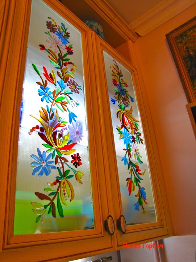 Декор кухонной двери со стеклом