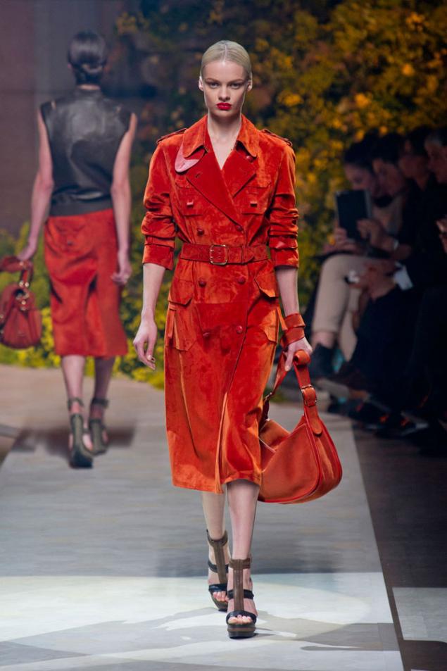 Loewe одежда официальный Loewe одежда официальный