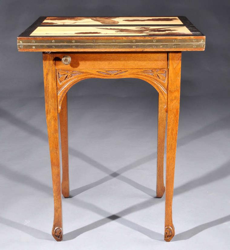 На Всеминой выставке 1851 года в Лондоне венская мебель получает награду (б