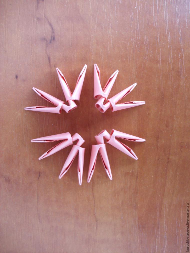 Как изготовить вазу с тюльпанами в технике модульного оригами, фото № 15