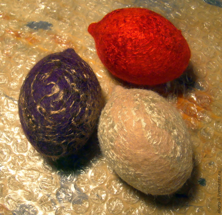 Небритые яйца. Валяные яйца. Пасхальное яйцо валяние. Яйцо валяние из шерсти. Пасхальное яйцо валяние из шерсти.