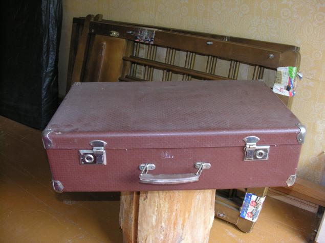 Декор старых чемоданов в интерьере (47 фото)