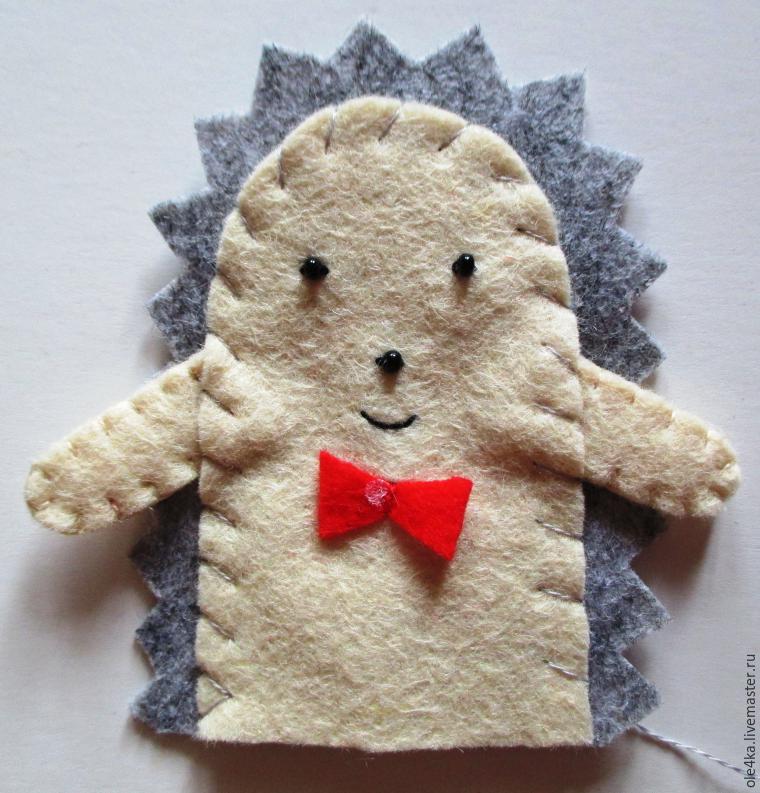 sewing a cute toy hedgehog for a kids finger theatre