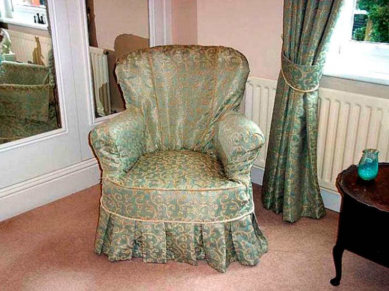 Накидка на кресло озон. Красивые чехлы на кресло. Накидка на старое кресло. Накидки на кресло с подлокотниками. Чехол на старое кресло.