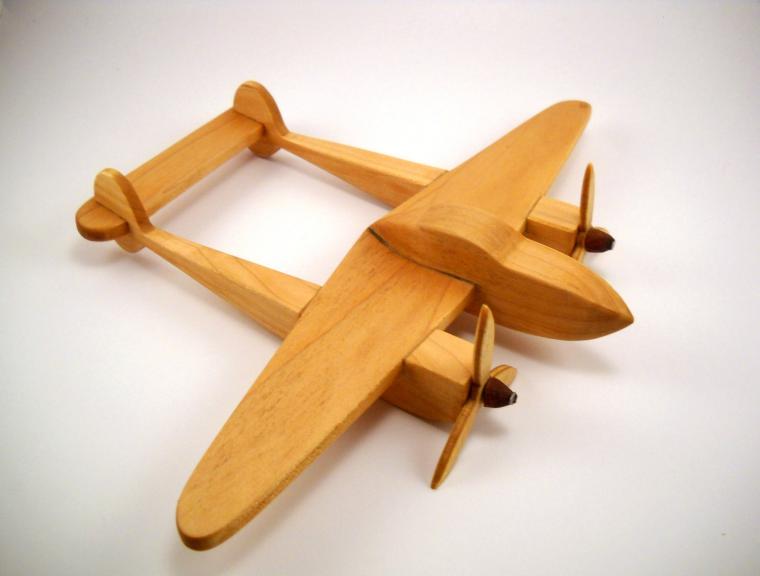 Делаем самолетик из деревянных палочек всего за 15 минут