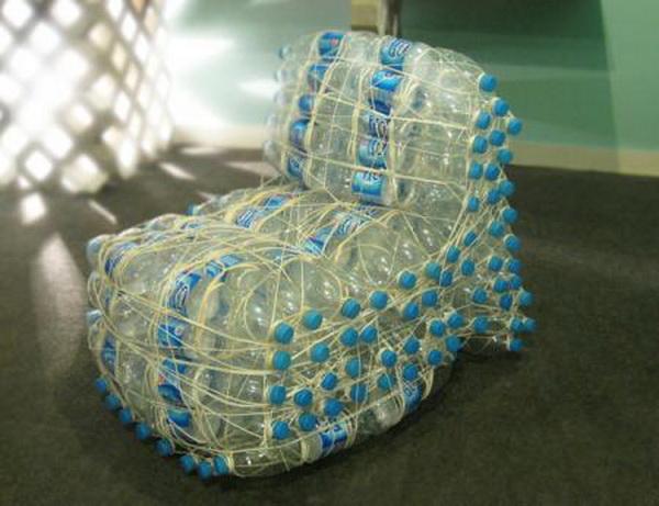7 различных способов, как сделать мебель из пластиковых бутылок