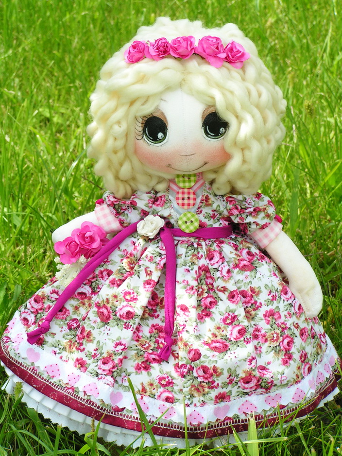 Платье для куклы Шелли Розовые розы. Работа Alise Crochet | Розовые розы, Куклы, Платья