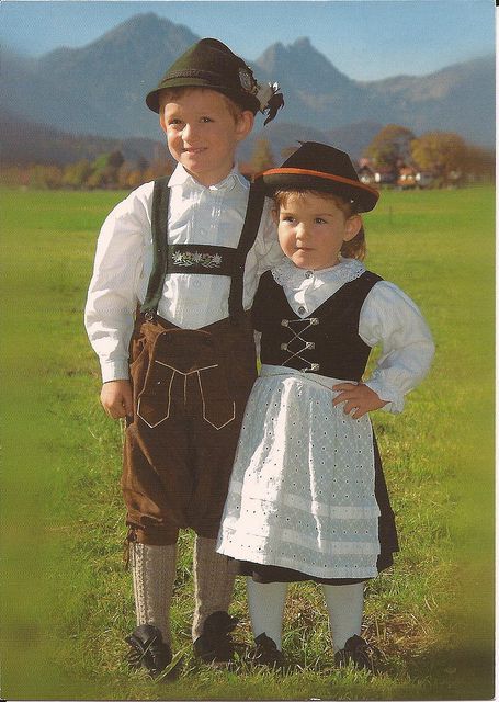 Немецкие дети в россии. Национальный костюм Германии 181#. Национальный костюм Австрии национальный костюм Австрии. Традиционный костюм Шварцвальд.