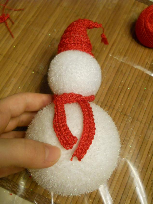 Снеговик из ниток своими руками