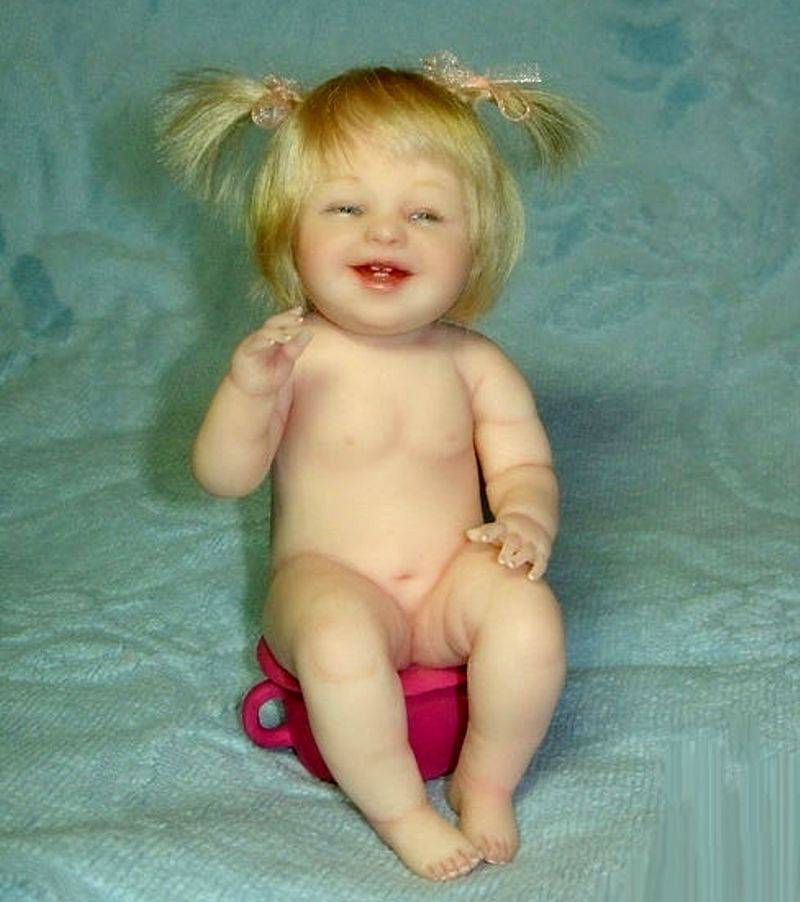 Пизок. Куколка голышка. Детские куклы с гениталиями. Красивые Голопопики. Детишки голышки.