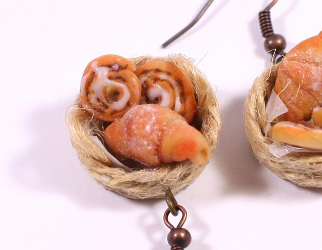 Серьги из пластики 