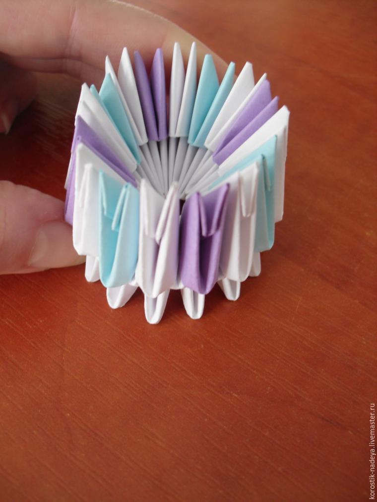 Как изготовить вазу с тюльпанами в технике модульного оригами, фото № 7
