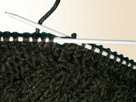 Интересные модели свитеров с воротником качели (связаны спицами)