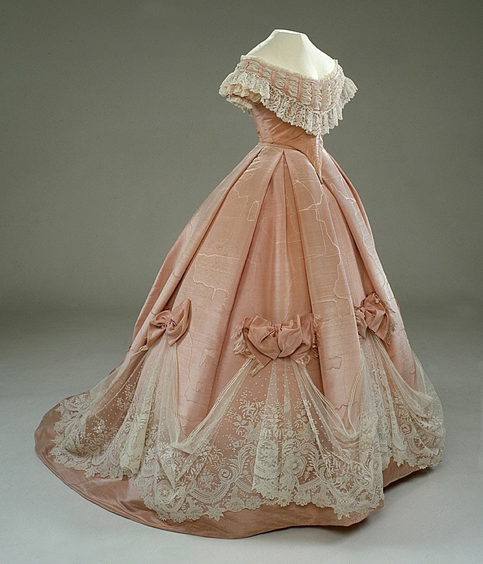 Красивые бальные платья 19 века