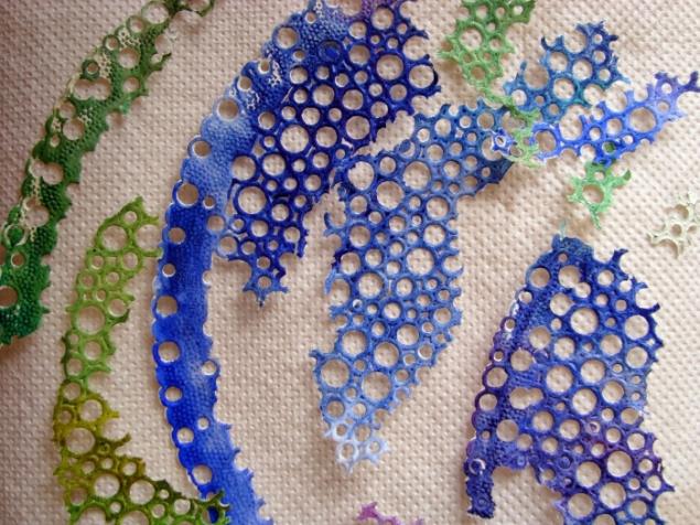   : Yvonne Harry. ,   27