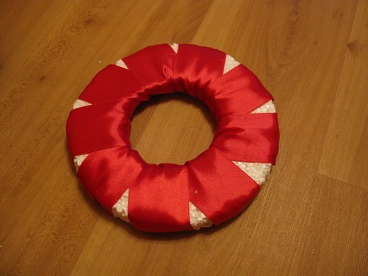 Простой новогодний веночек из пенопласта своими руками, фото № 5