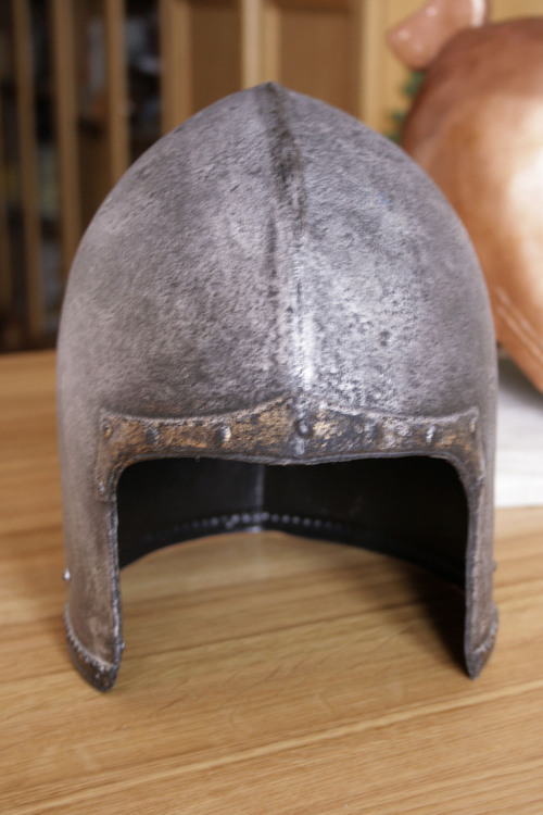 Раннесредневековые золоченые шлемы