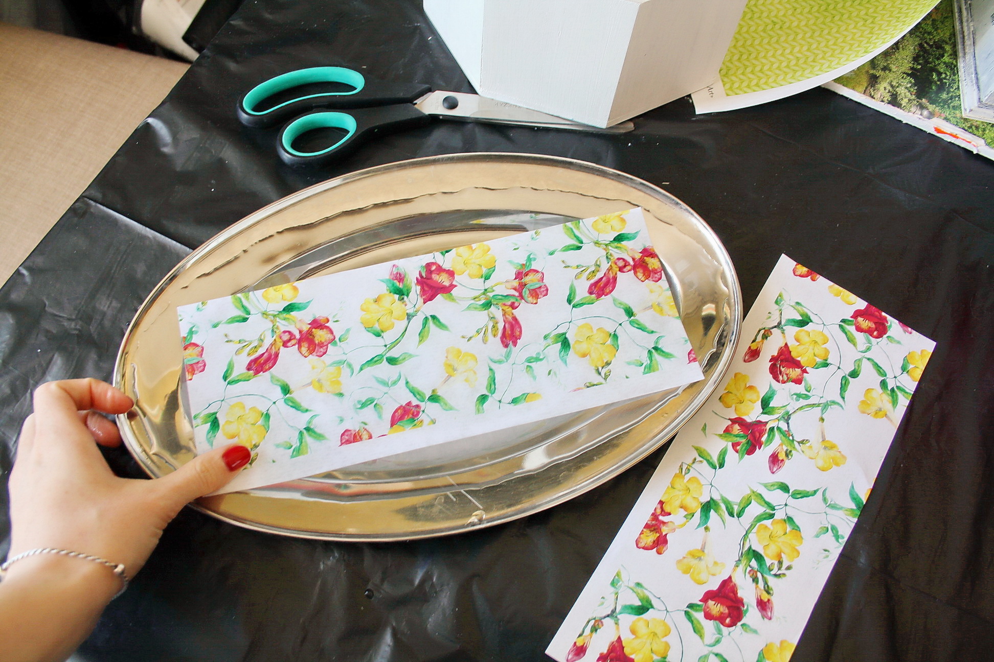 Готовые работы с декупажем из платочков