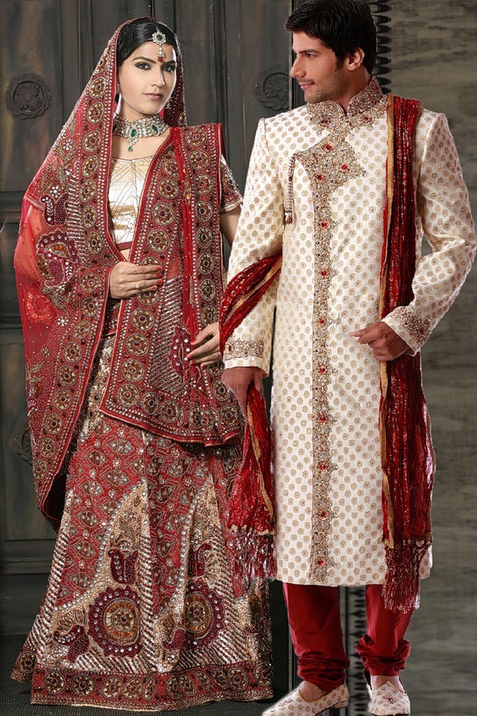 Индианки в национальной одежде