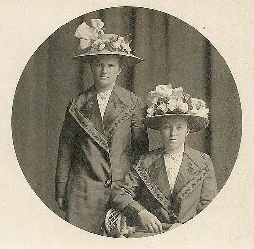 Исторический дамские шляпки начала 19 века