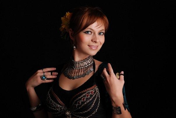 танцы, браслеты, цветы танцы, браслеты, цветы
