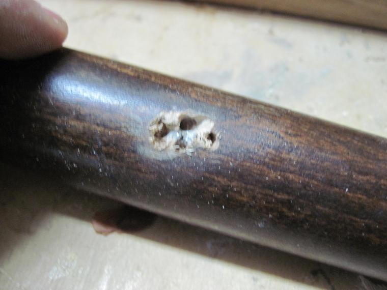 Ремонт ножки венского стула извлечение сломанной части шурупов, фото № 1