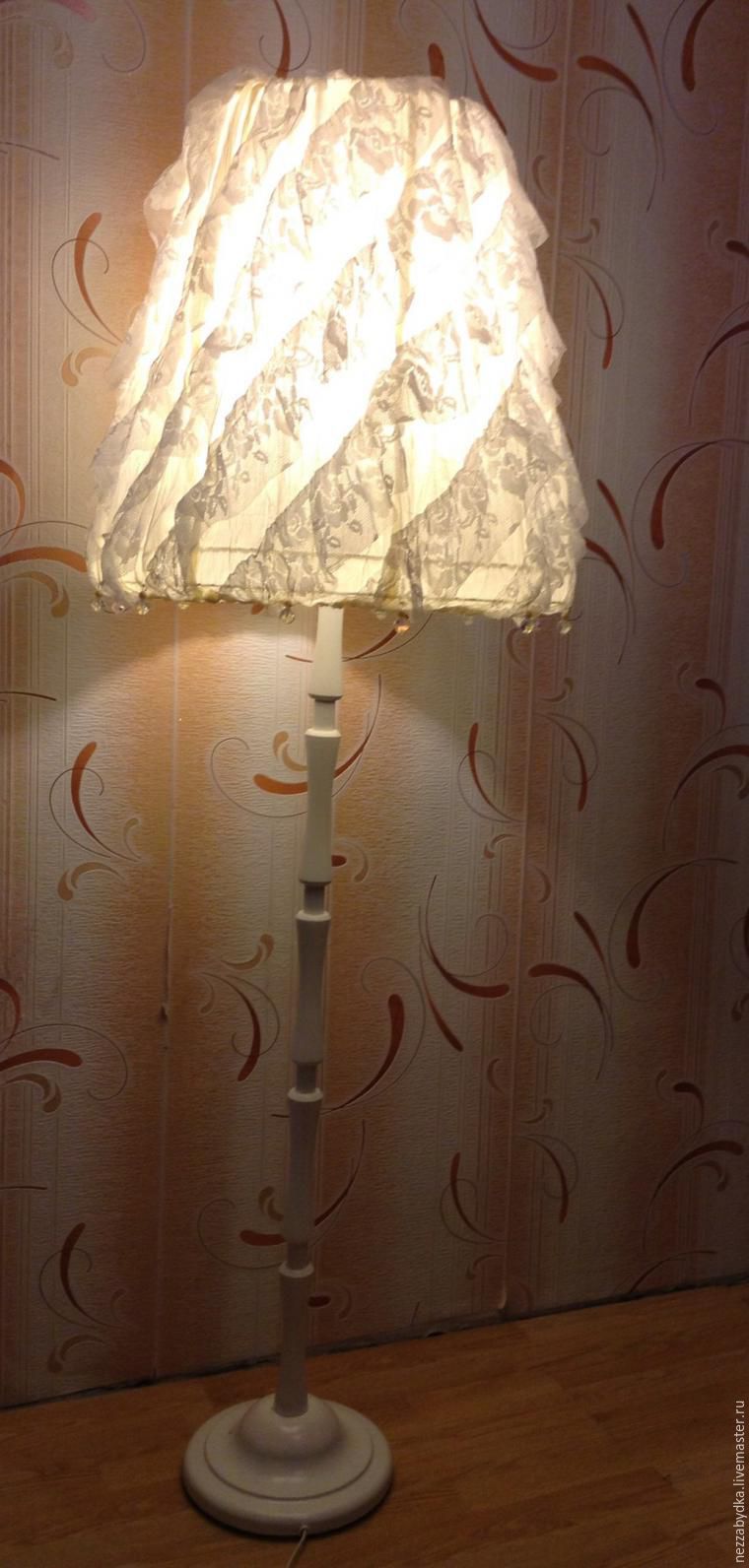 Настольная лампа в стиле шебби-шик