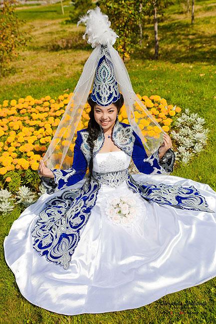 Казахские костюмы современные