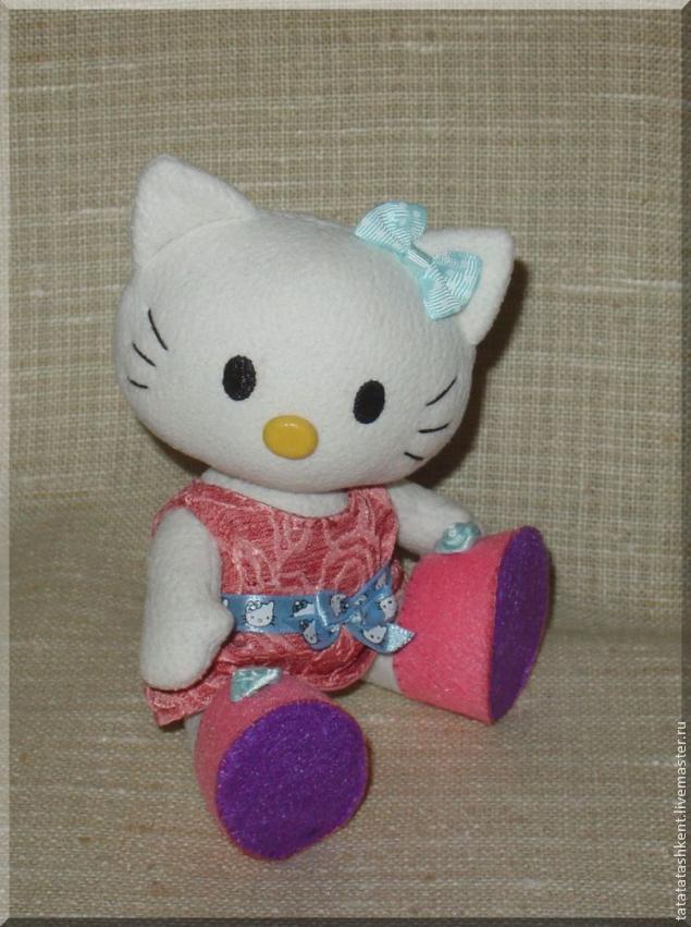 Как сделать Hello Kitty мягкую игрушку и сшить из носок?