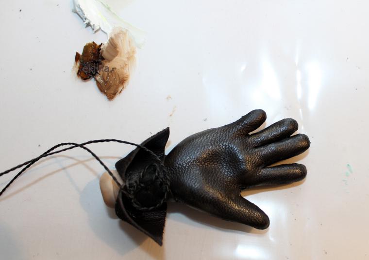 Делаем кожаные перчатки для авторской куклы, фото № 14