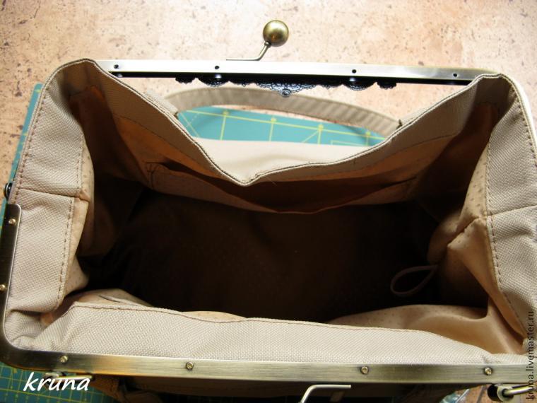 Изготовление сумки с фермуаром, который крепится с помощью стопорных .