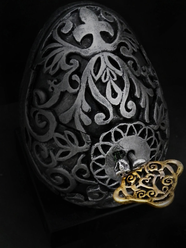 резьба по яичной скорлупе. резная яичная скорлупа от брайан бэйти. кружевные яйца. резьба на яйцах. ажурные яйца.