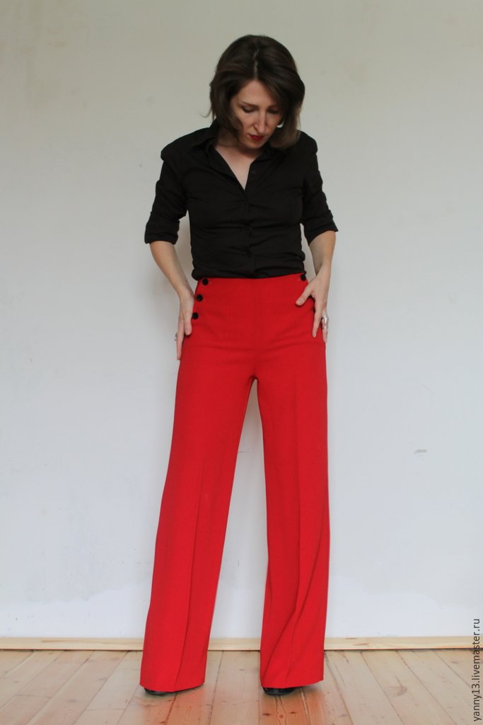 Красные брюки с высокой талией