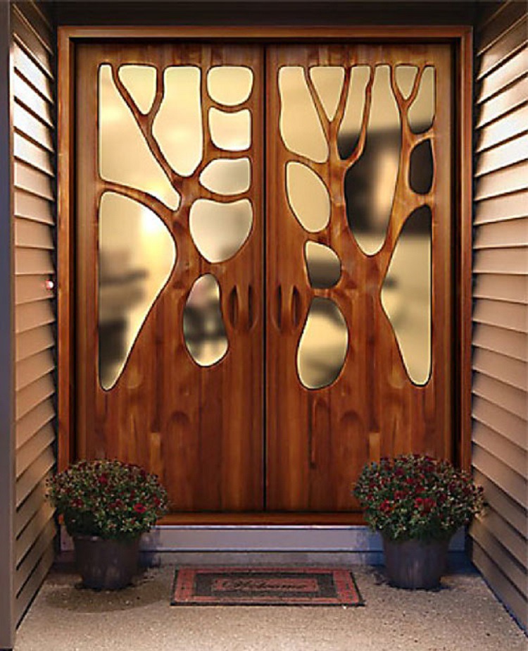 оформление деревянной двери