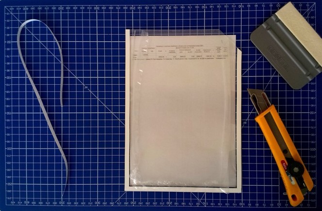 Изготовление самоклеящихся карманов для информационных стендов из прозрачного пластика