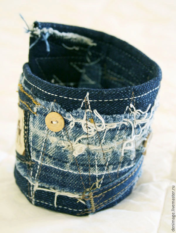 Браслет из джинсовой ткани