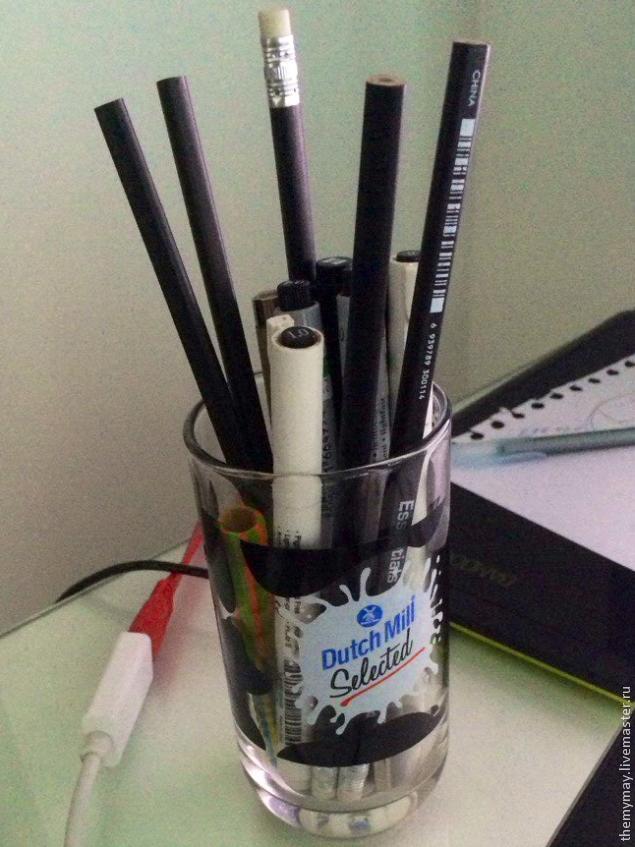 Как сделать подставку для карандашей своими руками?