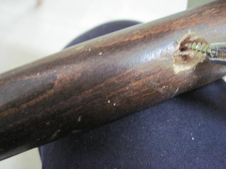 Ремонт ножки венского стула извлечение сломанной части шурупов, фото № 7