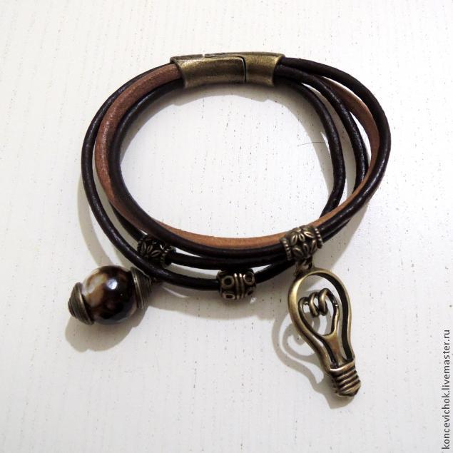Изящный браслет из кожаного шнурка и цепочки – стильное украшение своими руками