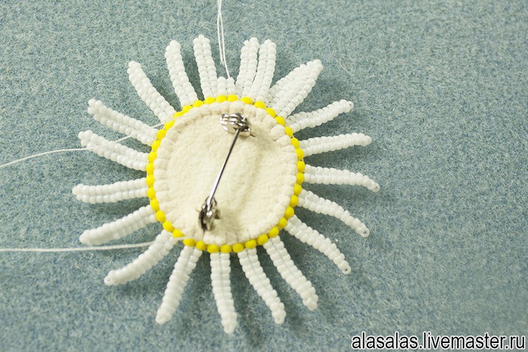 Делаем брошку-ромашку из бисера, фото № 26 Делаем брошку-ромашку из бисера, фото № 26