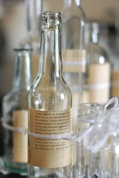 Интерьер из стеклянных бутылок
