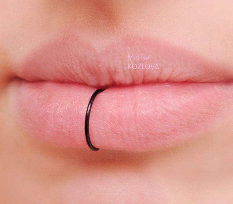 Кольцо для пирсинга губы
