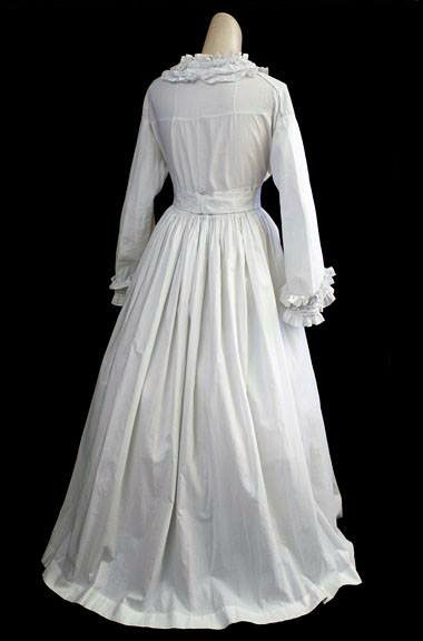 Капот платье. Капот одежда женская 19 века. Капот одежда. Капот одежда женская. Шелковый капот одежда.