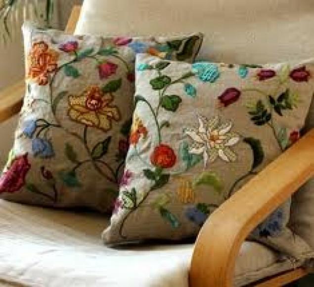 Как освежить интерьер с помощью декоративных подушек?
