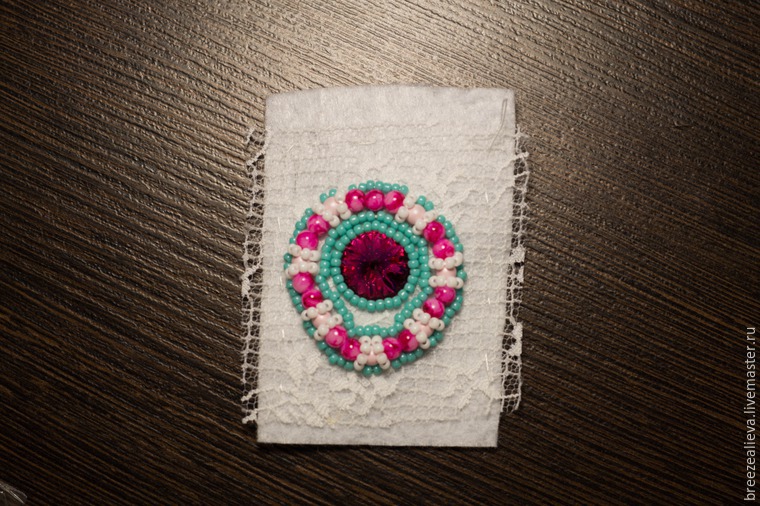 Mistrovská třída vytváření náušnic z korálků a kamínků, foto č. 11