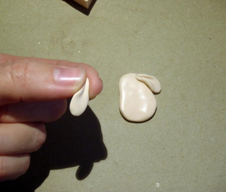 Овечка из запекаемой полимерной глины с использованием техники вязания своими руками, фото № 12