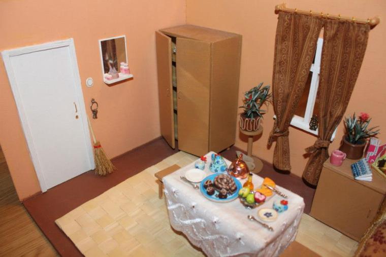 Создание красивой комнаты для кукол из подручных материалов