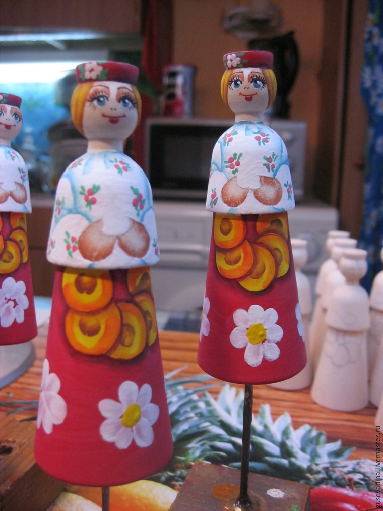 Мастер класс раскрашивание деревянных фигурок. Заготовок девочки. Роспись фигурок из фанеры девушки. Заготовок девочки. Фигурки девочек и мальчиков из фанеры.