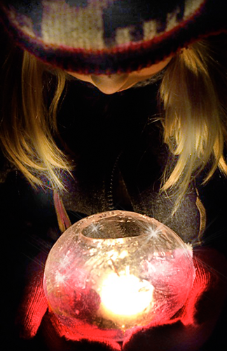 Ледяные подсвечники и яркие красивые ледяные шары, или Украшаем улицу и свой дворик, фото № 16